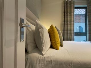 York Staycation with Free Parking - 3