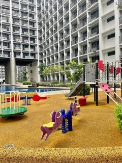 Shore 2 Residences high speed Internet walking distance to MOA and IKEA - Manila - 4