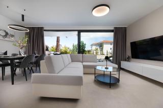 Brand new "Villa Z" by EL-PI TOURS - 2