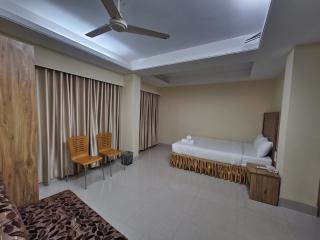 Cox West Inn - 7