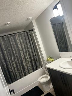 Praise bethel -Homely walkout legal basement in YYC - 5