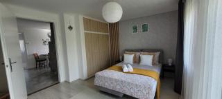 Bike & Sunrise Panorama Apartment - 1