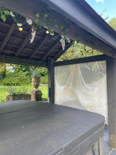 Garden Retreat Wales - Llandowror - 3
