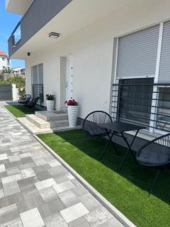 Holiday Apartments Ivano & Leo - Private Parking - Zadar - 0