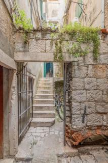 Diocletian's Corner - Split - 0