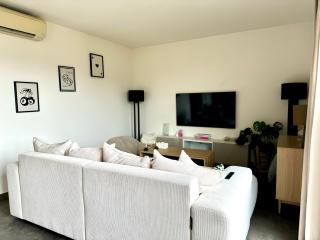 Place des Lices, parking, 75m2, standing - Saint-Tropez - 4