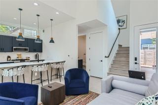 7 BDRM Compound Near DT Austin With Brand New Pool - 9