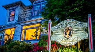 Clementine's Guest House & Vacation Rentals - Astoria - 0
