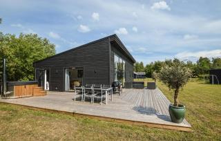 Amazing Home In Væggerløse With Kitchen - Marielyst - 2