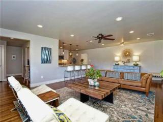 Private Pool & Hot Tub! Charming Hill Country Home Minutes to Wineries/Shops! - Johnson City - 5