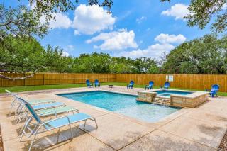 Spacious 5 BDRM Home Mins to Wineries with Private Pool and Hot Tub! - Johnson City - 0