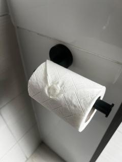 Peaceful location with FREE parking for 2 cars - hosts up to 4- business or leisure stays, inc hot-tub-Netflix-complimentary breakfast - Southampton - 5