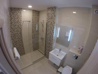 Rent a View - Mamaia - 7