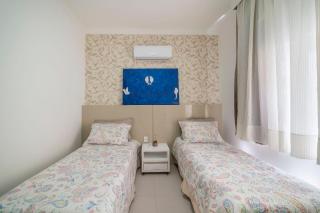 A17 - APARTAMENTO ALUGUEL DE TEMPORADA 03 SUÍTES PRÓXIMO AO MAR NO CENTRO DE BOMBINHAS - 2