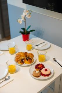 Stunning Modern Red Apartment near Bastille-Marais - Paris - 6