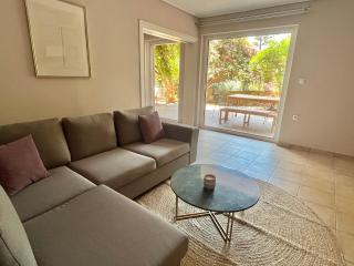 Vouliagmeni 2bed garden flat - 7