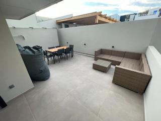 Apartamento de una habitación con terraza grande cerca de Barcelona - Badalona - 3