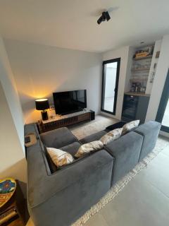 Apartamento de una habitación con terraza grande cerca de Barcelona - Badalona - 8