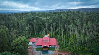 Kattegadde Homestay - Swimming Pool and Rooms with Private Balcony By Dazzle Destinations - Chikmagalur - 0