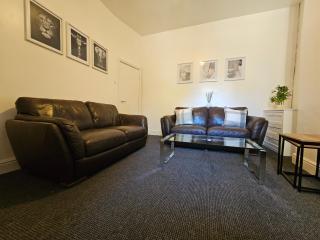 Convenient 3 bed, Pr1 near Uclan n Train station - Preston - 4