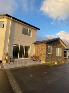Kingsdale lounge - Aokautere - 9