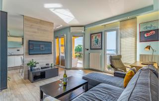 Beautiful Apartment In Pomer With Wifi - Pomer - 8