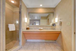 Diamond Suite at Platinum Hotel 2 Queen Beds - 4