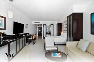 FontaineBleau Resort Ocean plus Bay View w Balcony - Miami Beach - 7