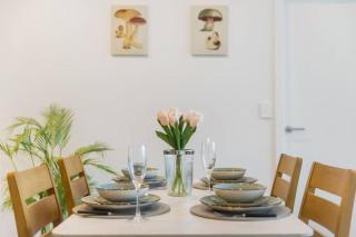 City views & New 3b2b1p Apt in Homebush - Sídney - 3