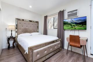 Unwind in Luxury 2BR Apt in LA Sleep 4 - Los Angeles - 9