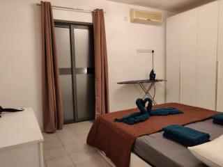 SeaLion Apartment with SeaView - 6 Persons, 2 Bathrooms - St Paul's Bay - 1