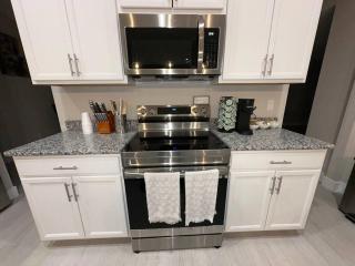 SLW Suites- Home Away From Home - Carlton - 3