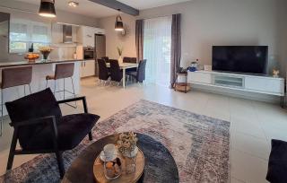 Gorgeous Home In Podstrana With Wifi - Podstrana - 2