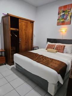 Rumah Kayu Putih - 1