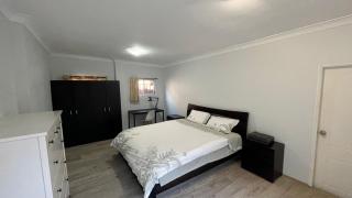Spacious King Size Private Room Pet Friendly - Sydney - 9