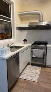 Spacious King Size Private Room Pet Friendly - Sydney - 3