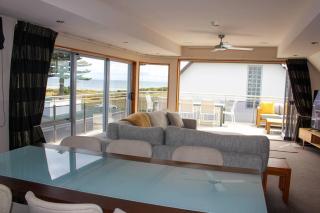 Beachfront Home in Mount Maunganui - 7