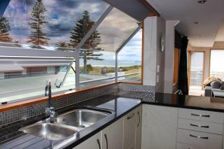 Beachfront Home in Mount Maunganui - 4