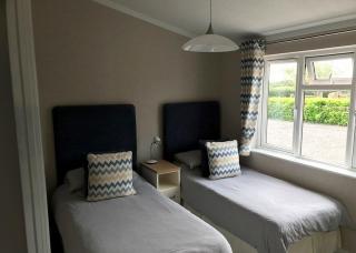 Larkrise Farm Lodges - Babcary - 3