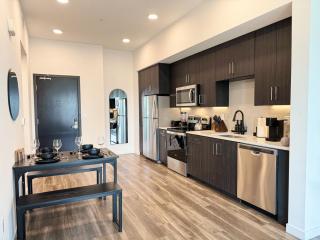 Modern Hollywood Home Sunset View & Free Parking - Los Angeles - 1