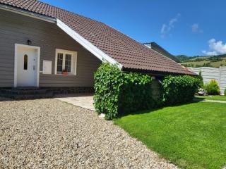 Cottage House - - 8