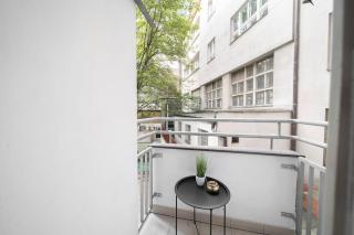 Cityscape Charm Spacious 3 Bedroom Haven for 7 - Praga - 9