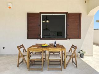 Villa Sole near the sandy beach, parking & wifi - 8