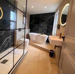 The Parr’s Bank Hotel - 8