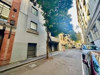 CBD Hideaway 1BR Luxe & Cozy - 9