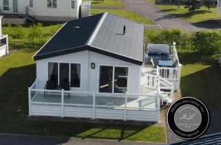 Golf Village 27, Hot tub, WiFi, pet friendly, located overlooking Golf course - Grange Leisure Park - Meadow Lakes Caravan & Lodge Hire - Mablethorpe - 0