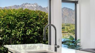 Magnificent Lakeview Modern Luxury - Queenstown - 1
