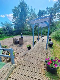 Beautiful Wooden tiny house, Glamping cabin with hot tub 2 - 4