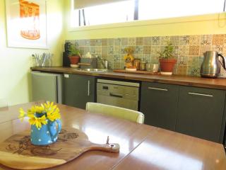 Garden setting, quality independent studio for two - 4