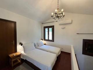 Villa Lyra - Private with Incredible Sea and Sunset Views with Hot Tub - Torre delle Stelle - 3